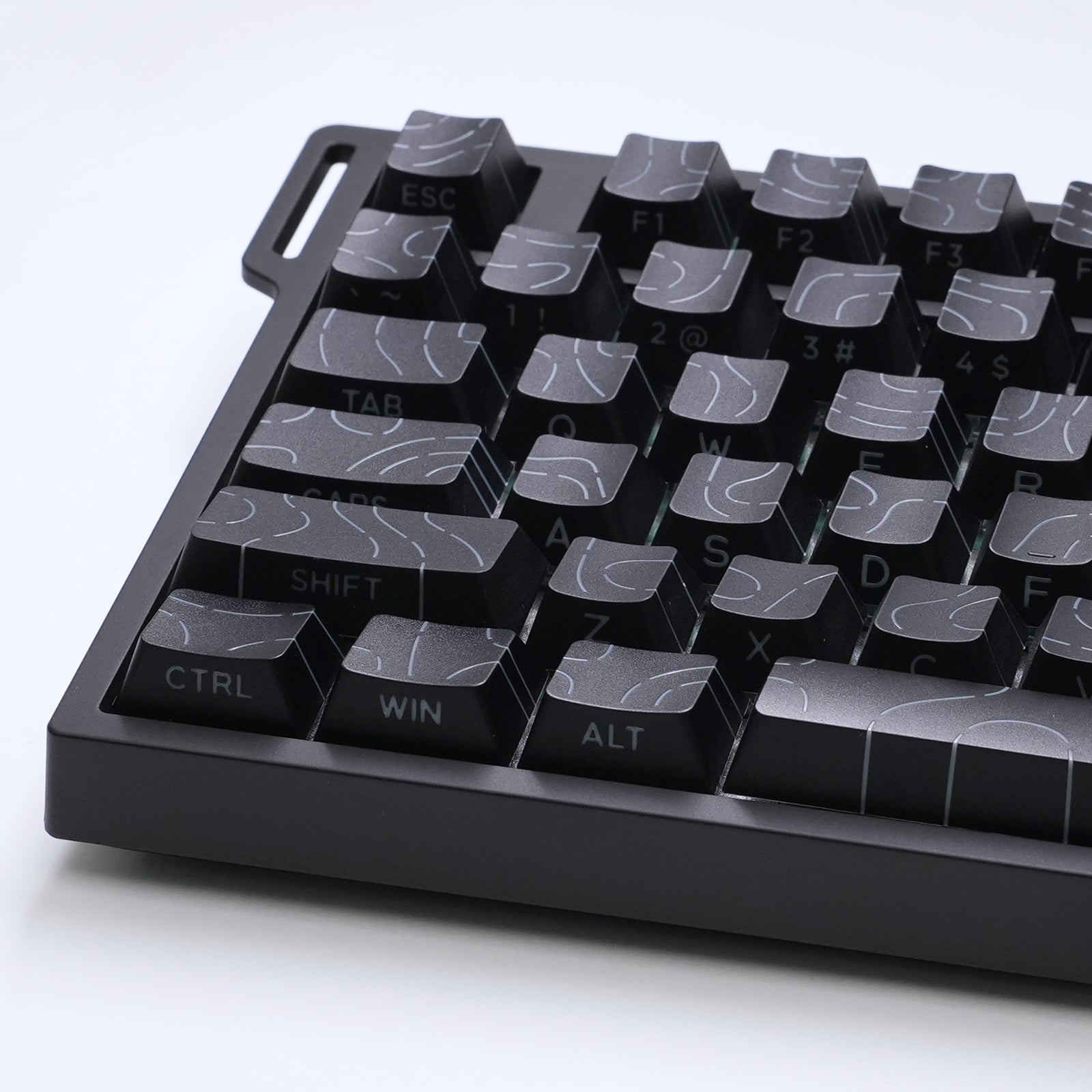 ATTACK SHARK SK06, 135 teclas, keycaps translúcidas com iluminação, ANSI/ISO