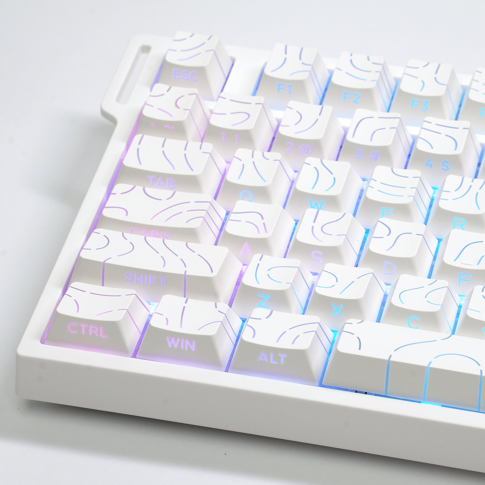 ATTACK SHARK SK06, 135 teclas, keycaps translúcidas com iluminação, ANSI/ISO